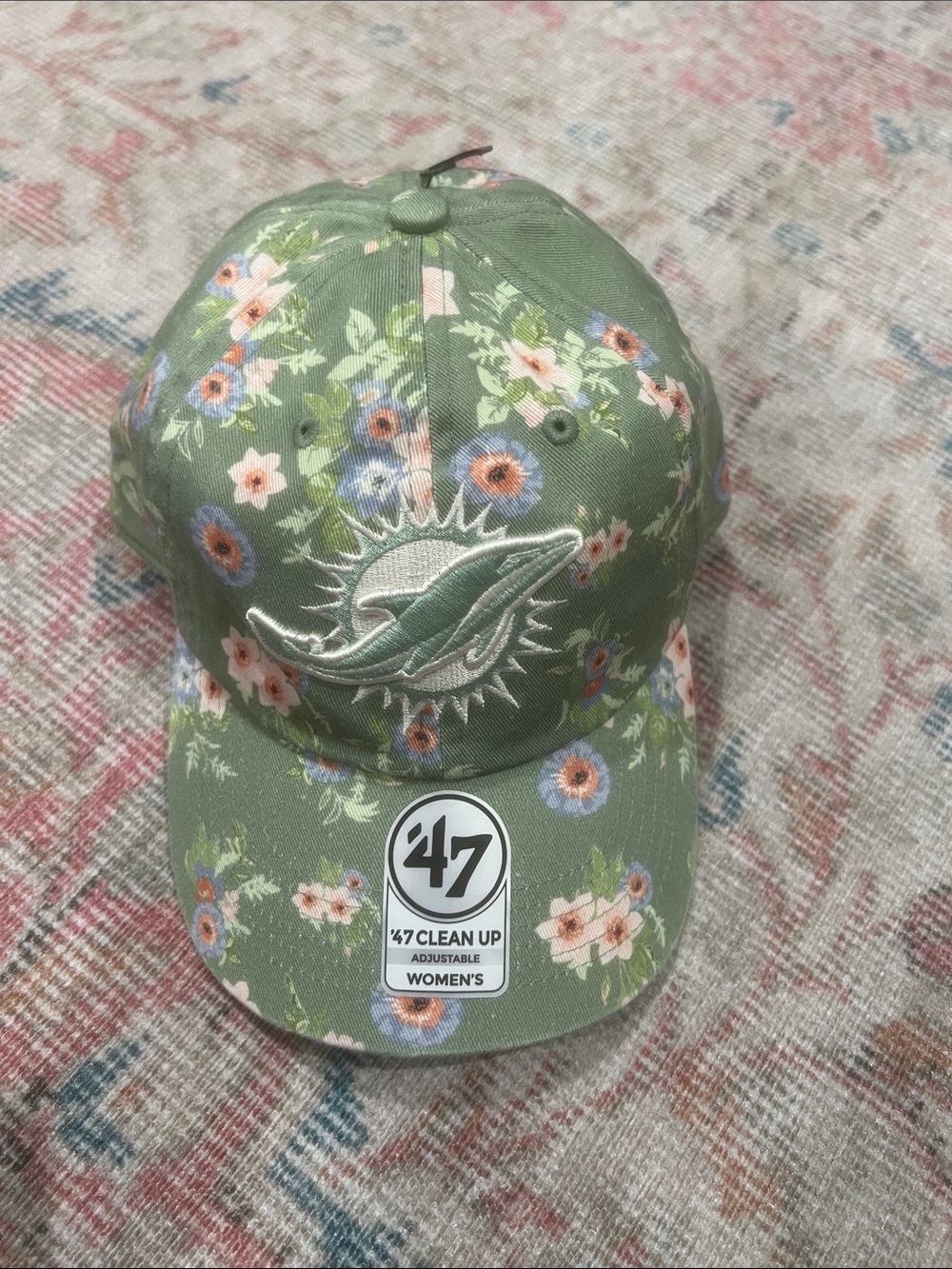 NWT Women’s Miami Dolphins Hat